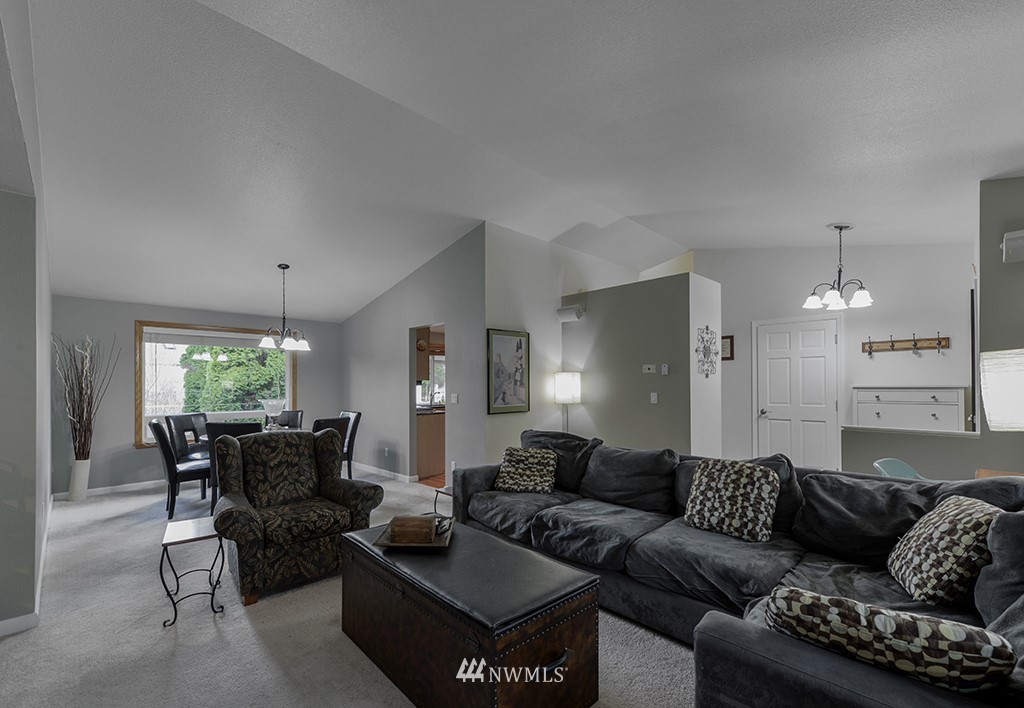 19231 135th Avenue Southeast Renton, WA 98058 - Photo 3 of 25 Gallery Image 3