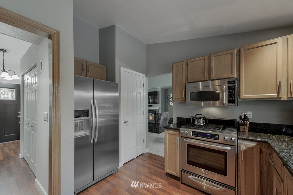 19231 135th Avenue Southeast Renton, WA 98058 - Photo 6 of 25 Gallery Image 6