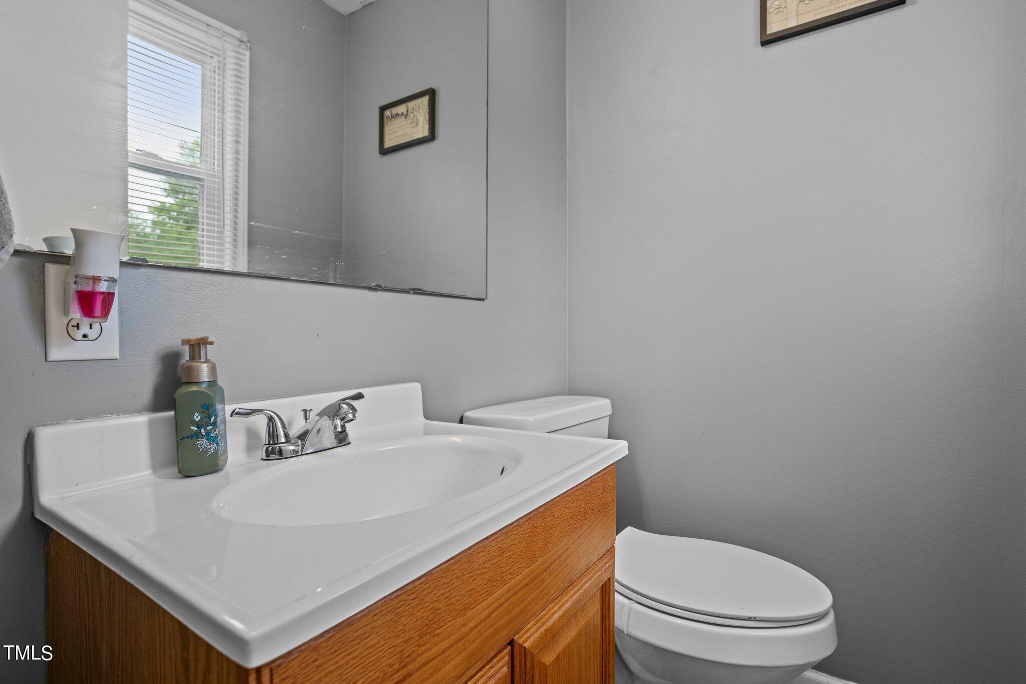 560 Wayview Road Henderson, NC 27537 - Photo 24 of 32 31-web-or-mls-1D9A2708
