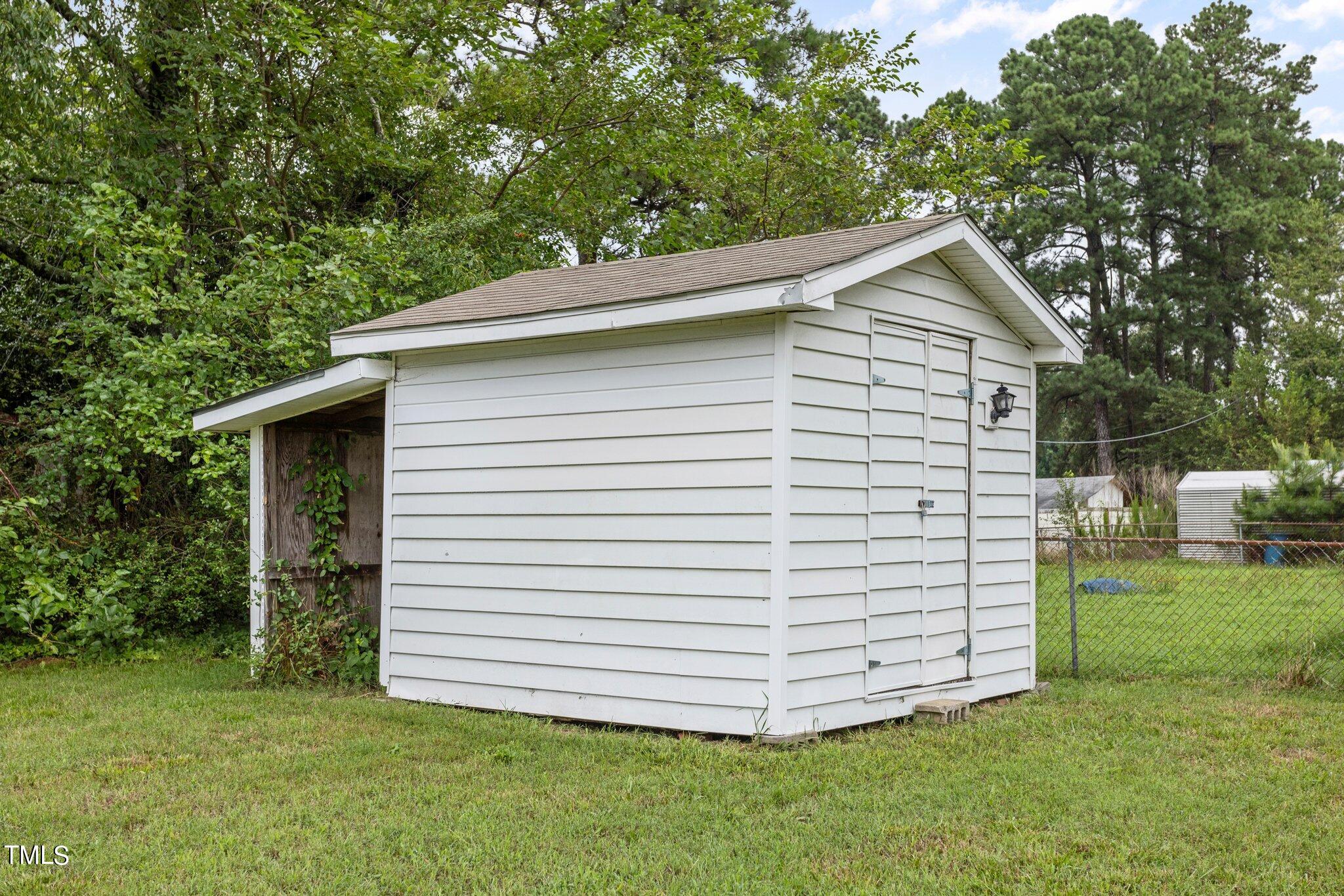 560 Wayview Road Henderson, NC 27537 - Photo 27 of 32 9-web-or-mls-1D9A2593
