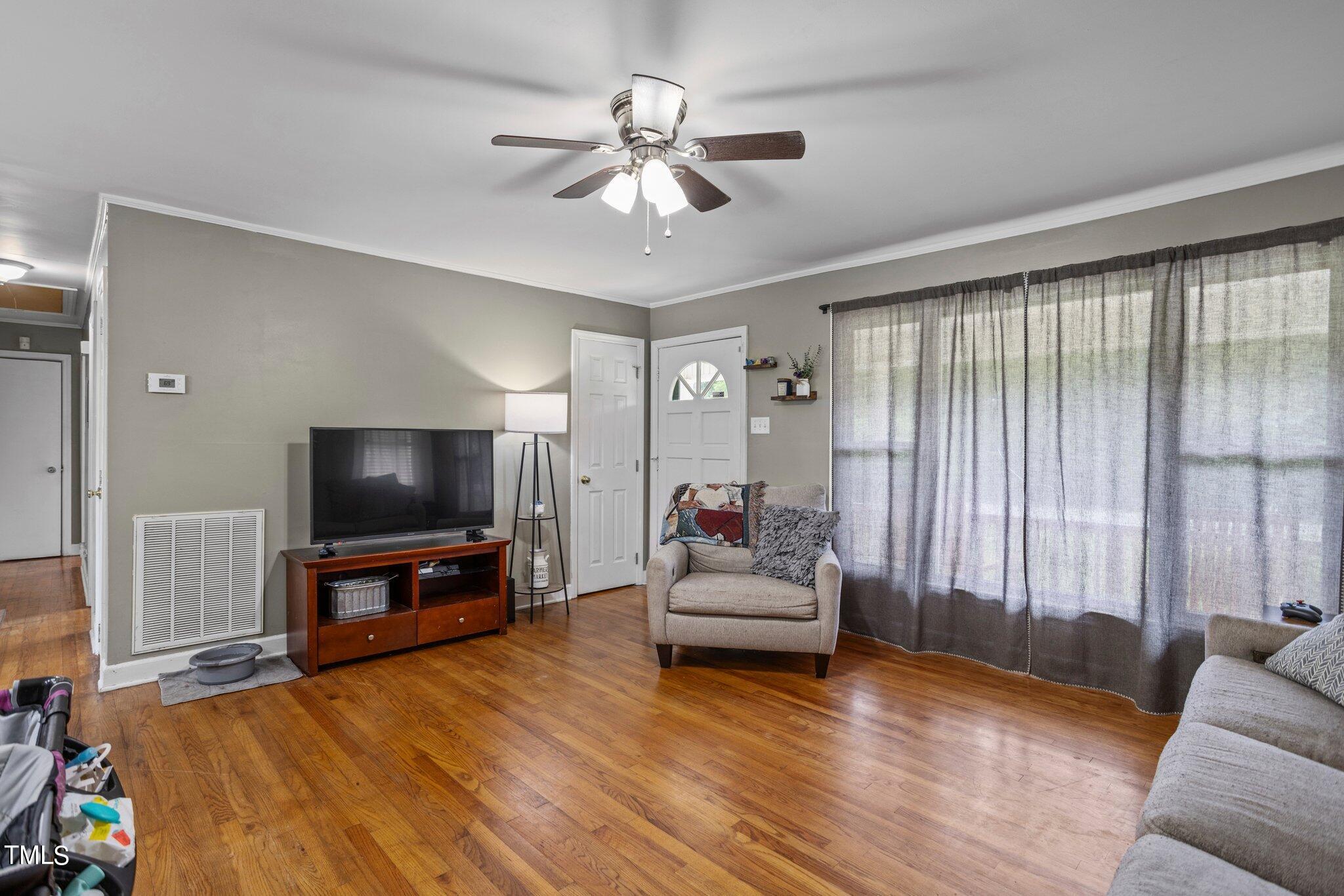 560 Wayview Road Henderson, NC 27537 - Photo 8 of 32 15-web-or-mls-1D9A2628