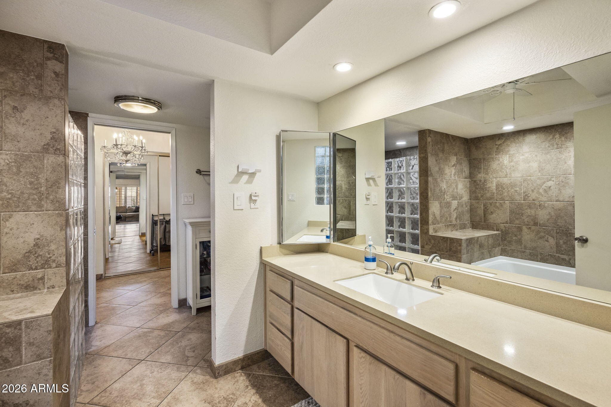 52 West Thunderbird Road Phoenix, AZ 85023 - Photo 19 of 38