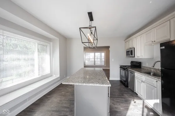 $1,950 | 3117 North Park Avenue, Indianapolis, IN 46205