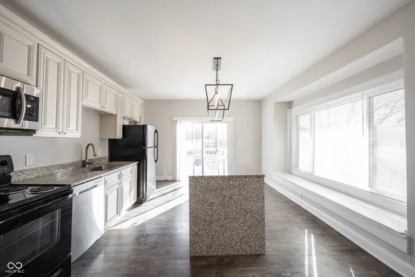 $1,950 | 3117 North Park Avenue, Indianapolis, IN 46205