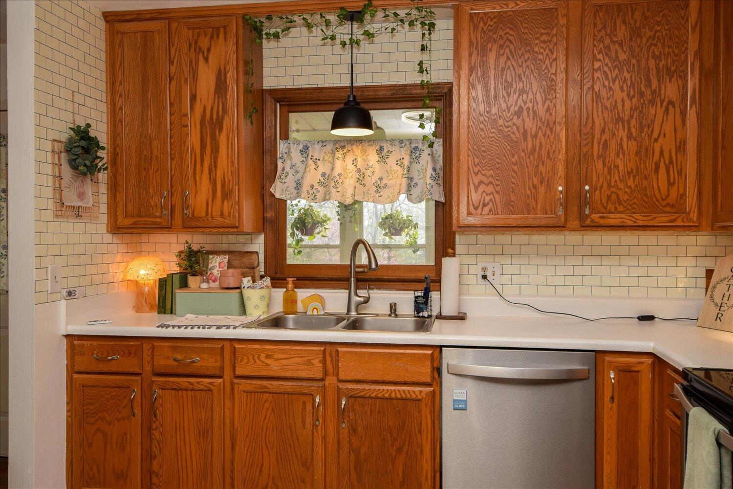 7125 Cedar Crest Road Roanoke, VA 24019 - Photo 15 of 30 10-7125 Cedar Crest-10