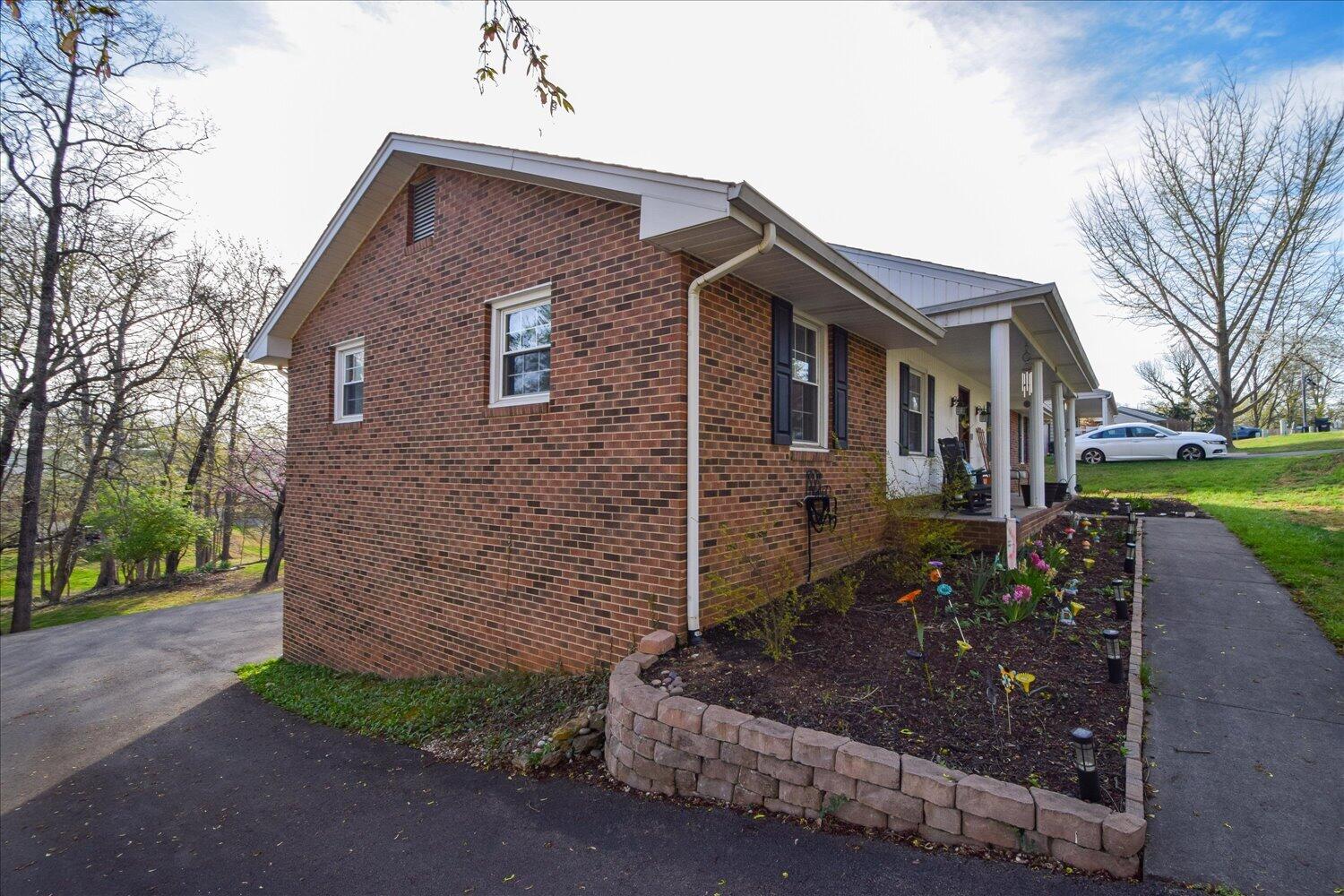 7125 Cedar Crest Road Roanoke, VA 24019 - Photo 26 of 30 26-7125 Cedar Crest-26