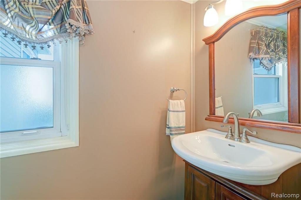 11820 Quirk Road Belleville, MI 48111 - Photo 41 of 51 Gallery Image 41