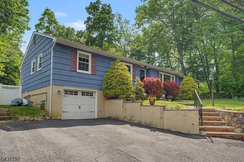 $675,000 | 8 Seneca Avenue, Rockaway, NJ 07866