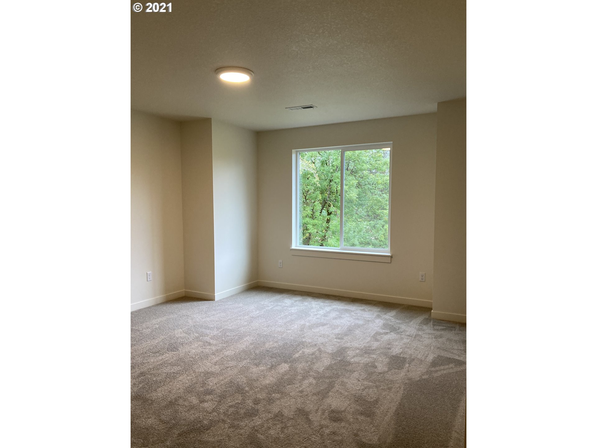 1251 South Union Place Ridgefield, WA 98642 - Photo 11 of 11 a view of an empty room with a window