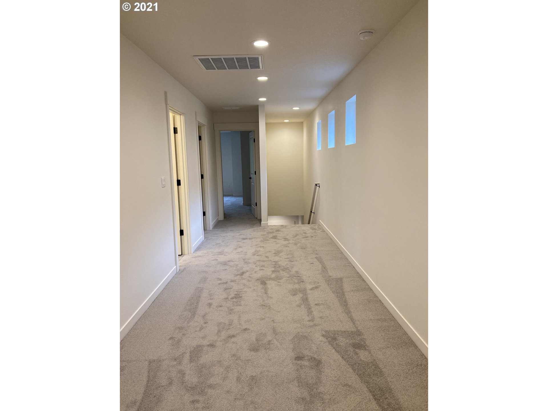 1251 South Union Place Ridgefield, WA 98642 - Photo 10 of 11 a view of hallway
