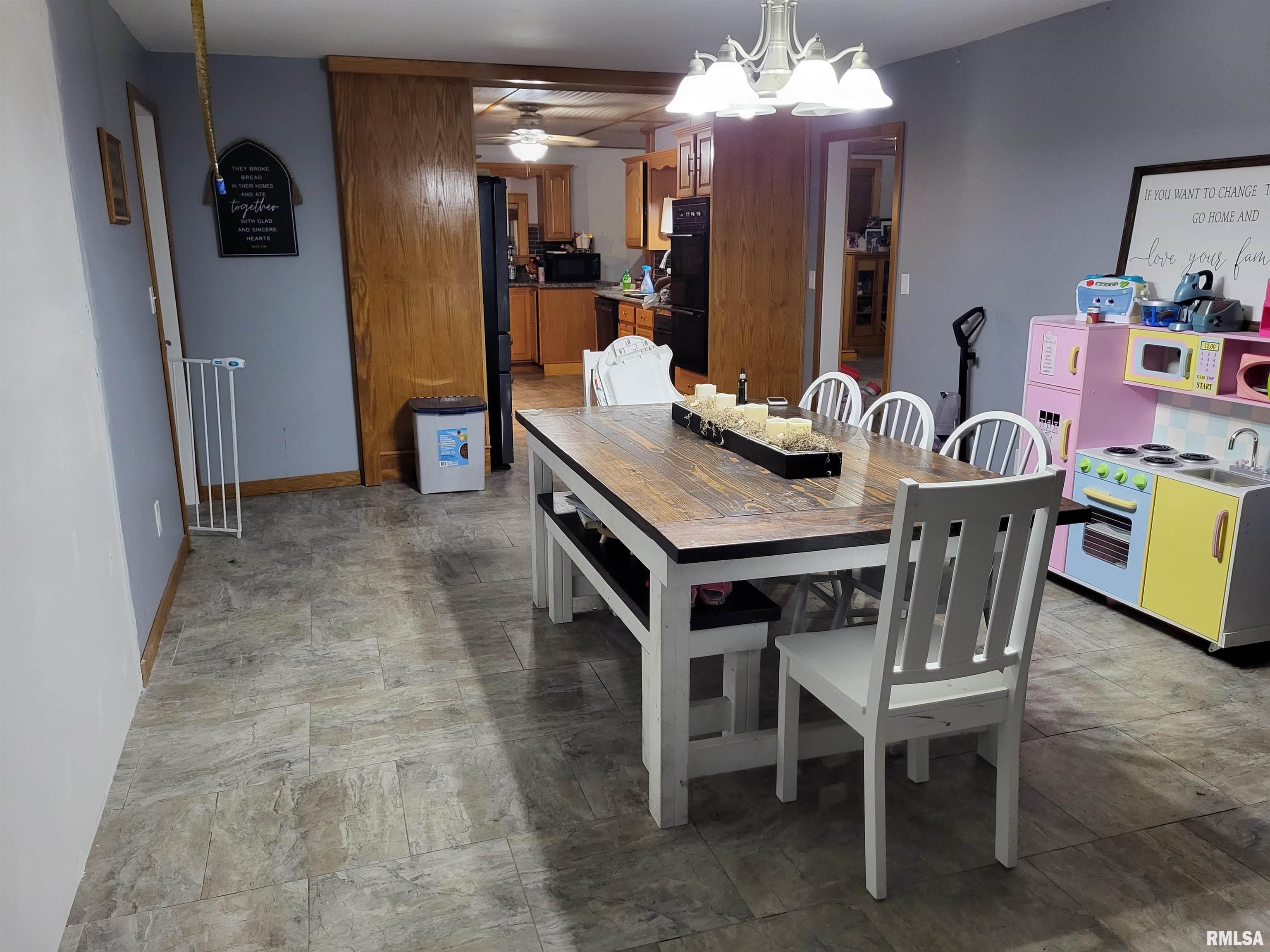 804 Main Street Augusta, IL 62311 - Photo 11 of 16