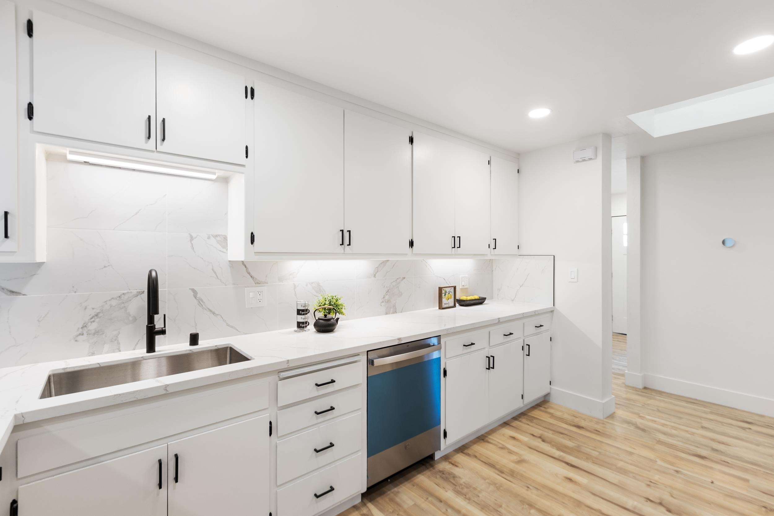 4072 Oak Hill Road Oakland, CA 94605 - Photo 18 of 41