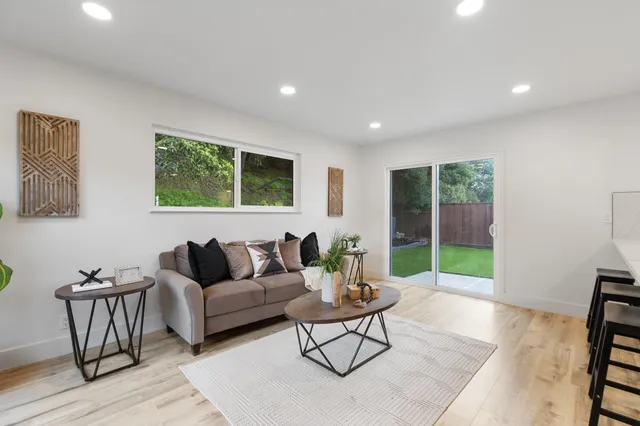 $1,048,888 | 4072 Oak Hill Road, Oakland, CA 94605