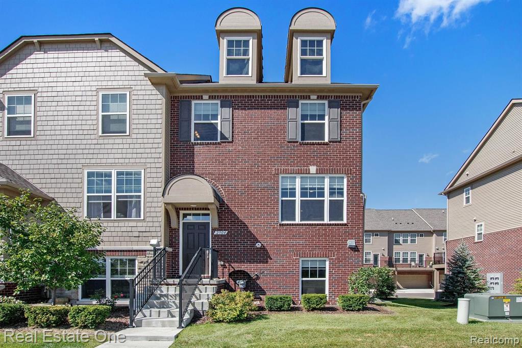 2904 Glenbar Circle Rochester, MI 48307 - Photo 1 of 30