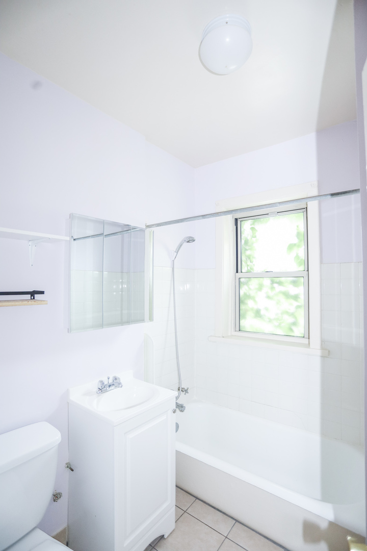 1100 West Roscoe Street, Unit 35 Chicago, IL 60657 - Photo 7 of 7