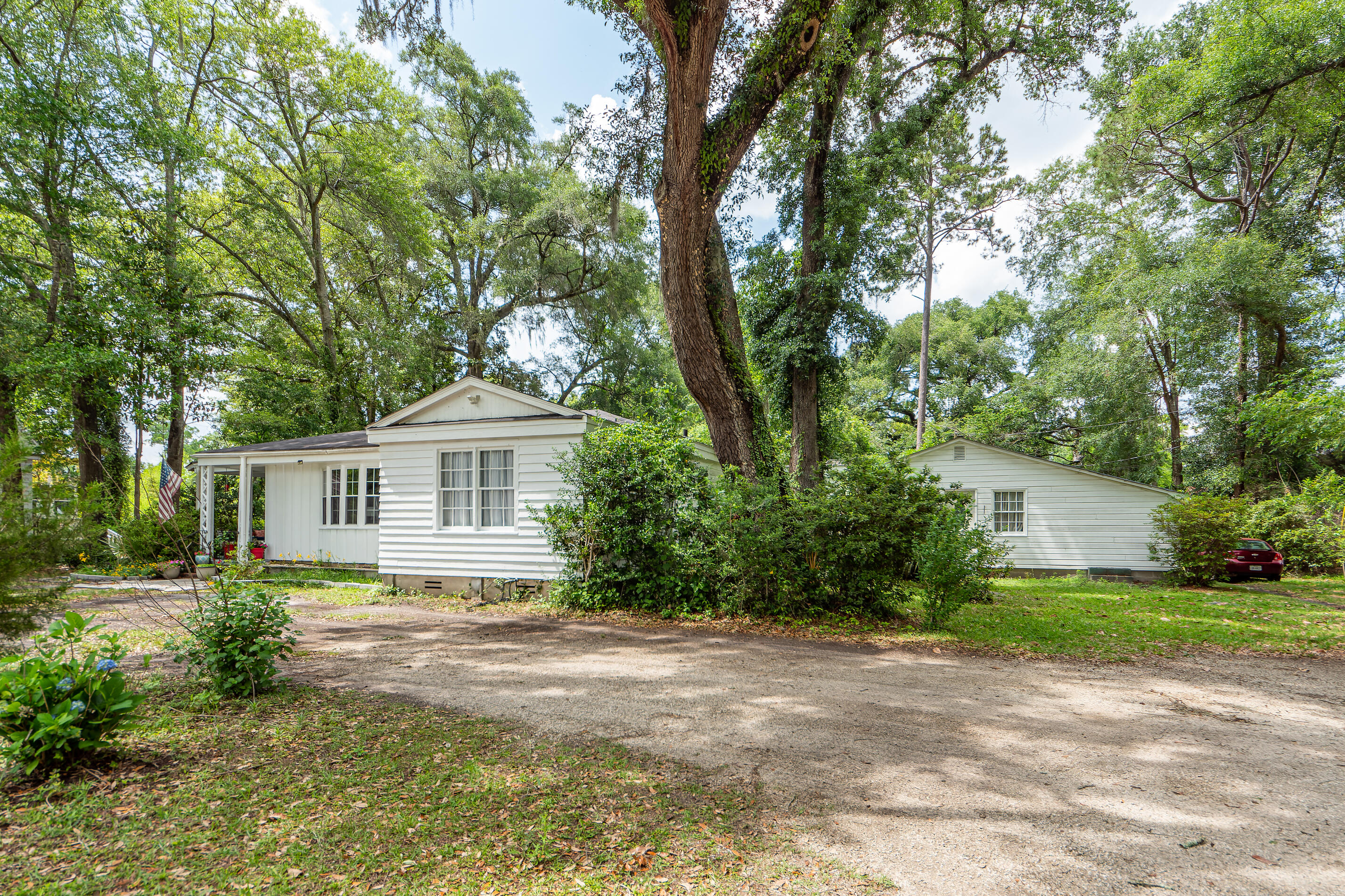 495 Hampton Street Walterboro, SC 29488 - Photo 1 of 53 46