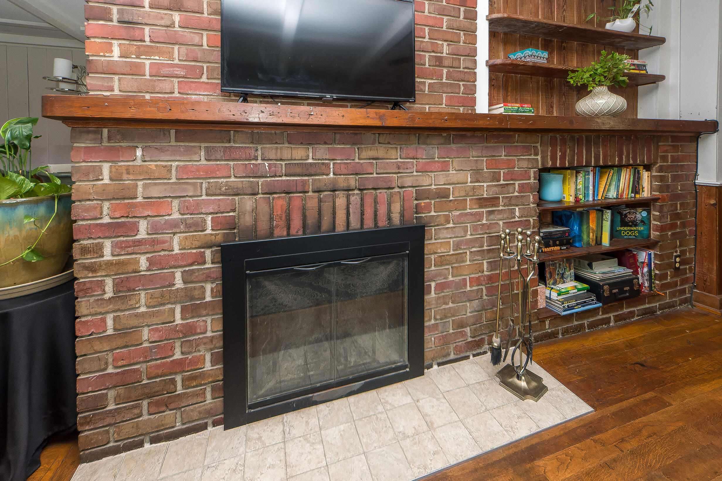 495 Hampton Street Walterboro, SC 29488 - Photo 9 of 53 09