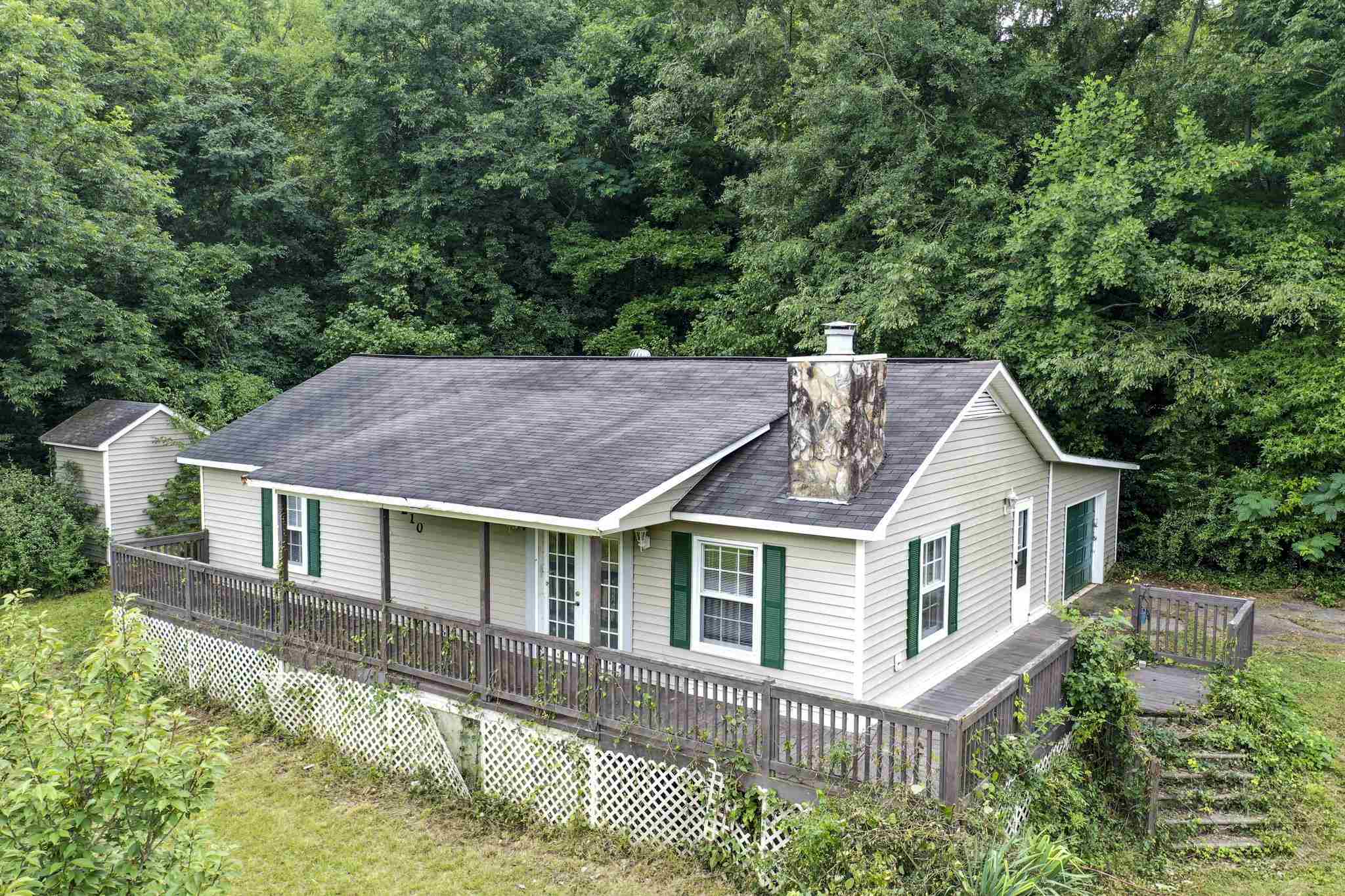 210 Sutton Road Spartanburg, SC 29302 - Photo 2 of 34 Gallery Image 2