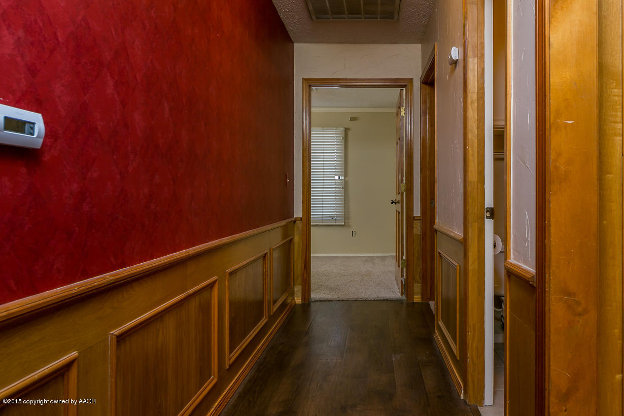 5105 Navajo Trail Amarillo, TX 79110 - Photo 15 of 20 Hallway