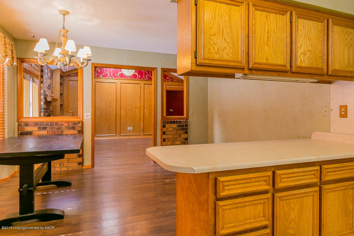 5105 Navajo Trail Amarillo, TX 79110 - Photo 10 of 20 Kitchen into Dining room