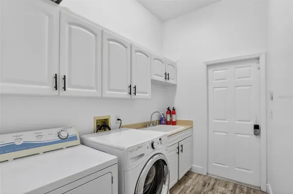 $699,999 | 5232 Hammock Circle, St. Cloud, FL 34771