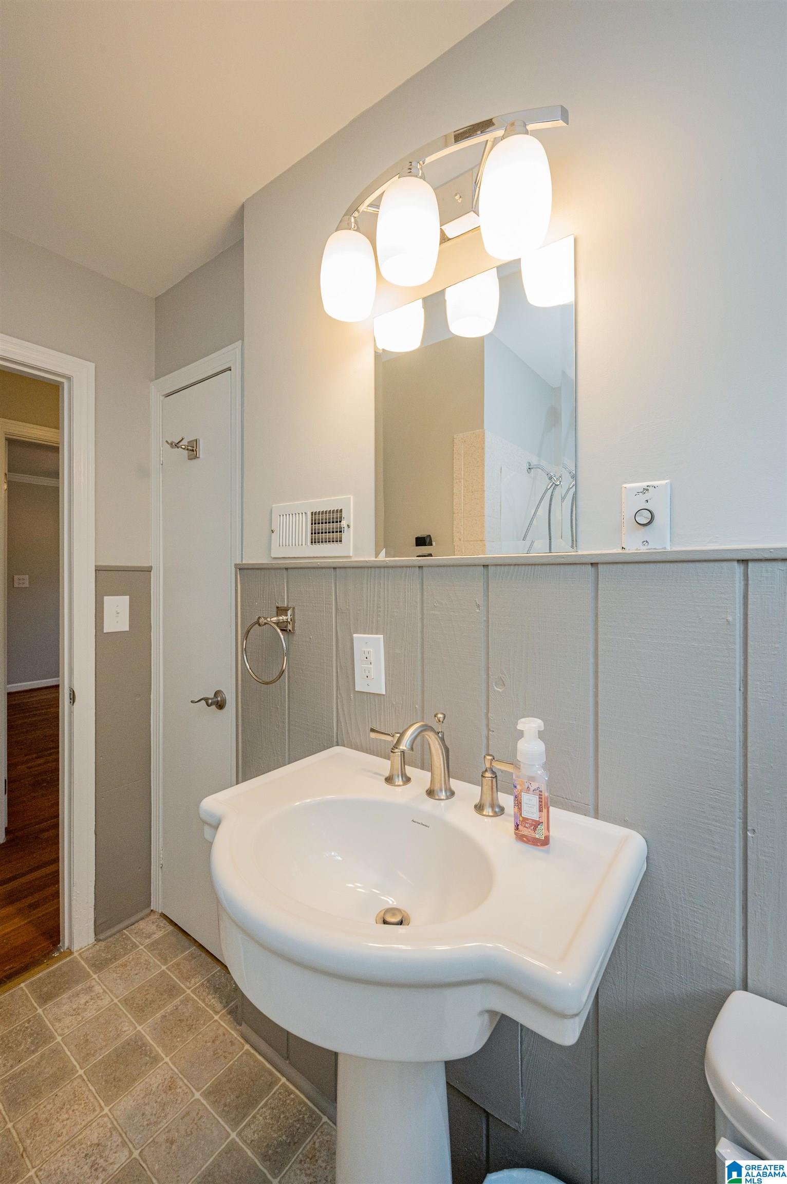 112 Hart Avenue Bessemer, AL 35023 - Photo 21 of 36