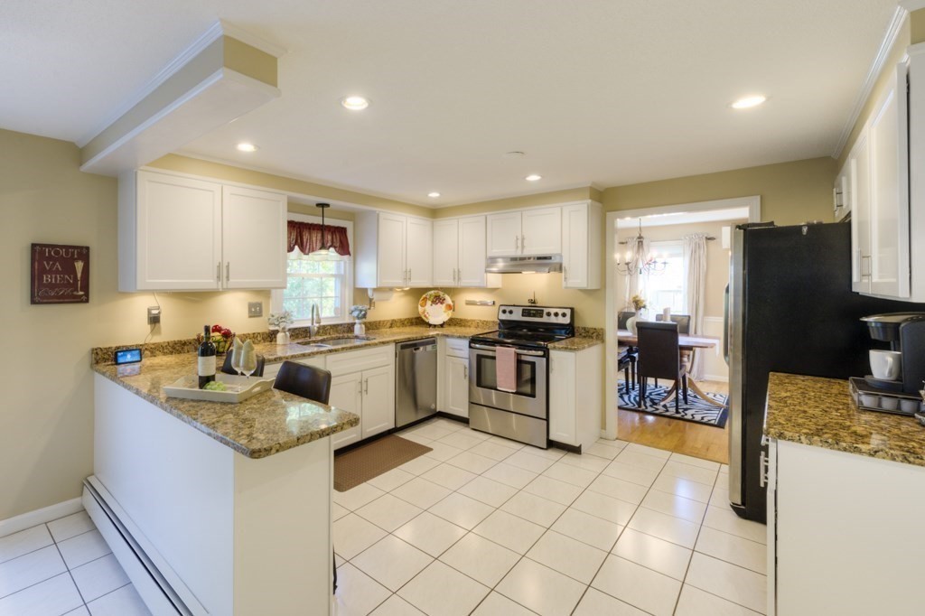 33 Old Brook Road Shrewsbury, MA 01545 - Photo 11 of 42 Gallery Image 11