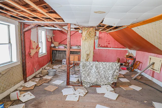 $145,900 | 19 Knox Road, Peru, ME 04290