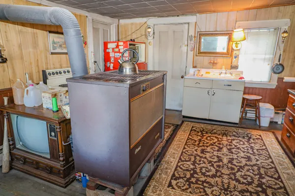 $145,900 | 19 Knox Road, Peru, ME 04290