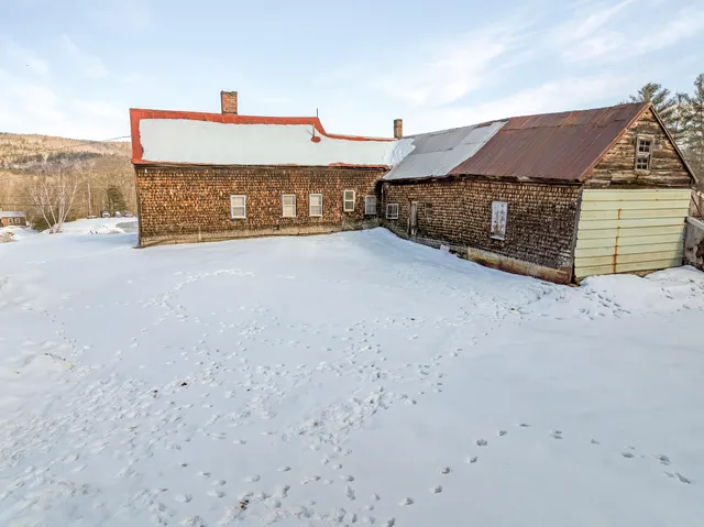 $145,900 | 19 Knox Road, Peru, ME 04290