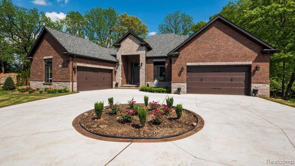 523 Rochdale Drive South Rochester Hills, MI 48309 - Photo 1 of 35