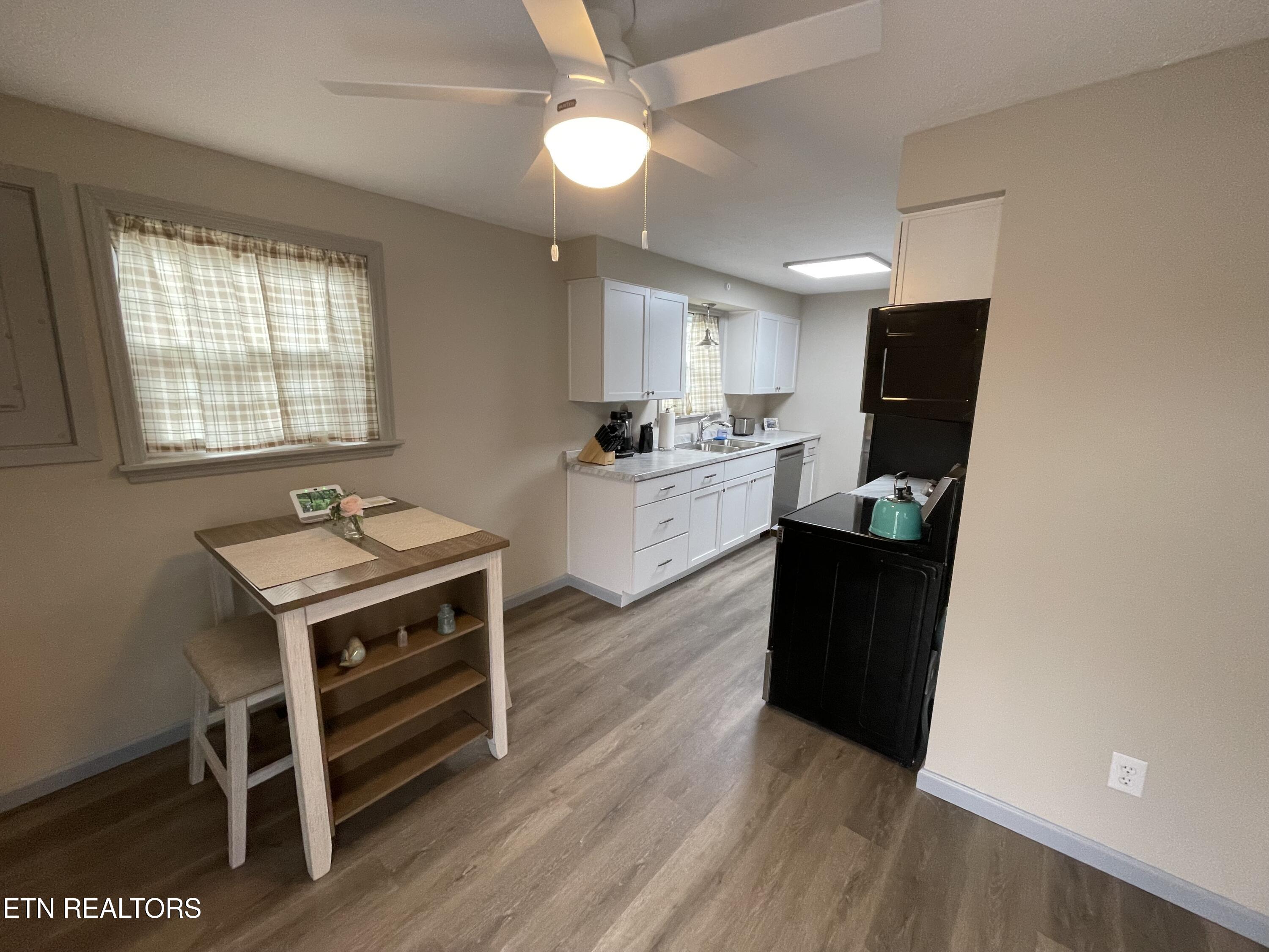 613 Clark Street Athens, TN 37303 - Photo 9 of 30 IMG_1354