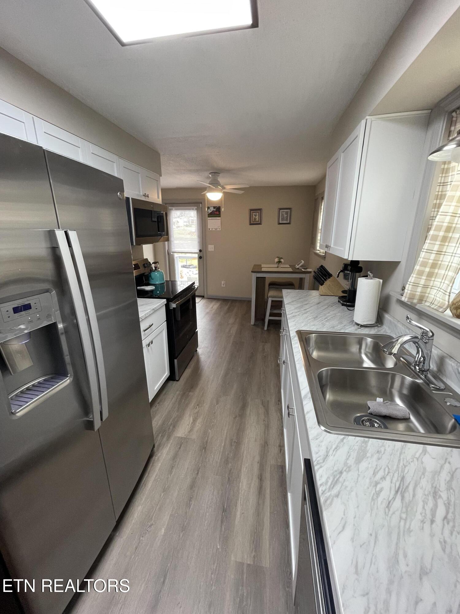 613 Clark Street Athens, TN 37303 - Photo 10 of 30 IMG_1362