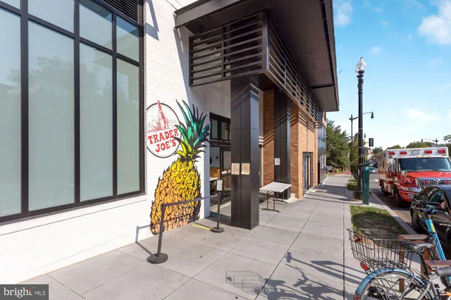 $2,550 | 2140 Wisconsin Avenue Northwest, Unit 1, Washington, DC 20007