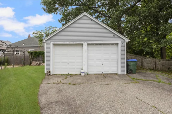 $2,800 | 183 Baker Street, Providence, RI 02905