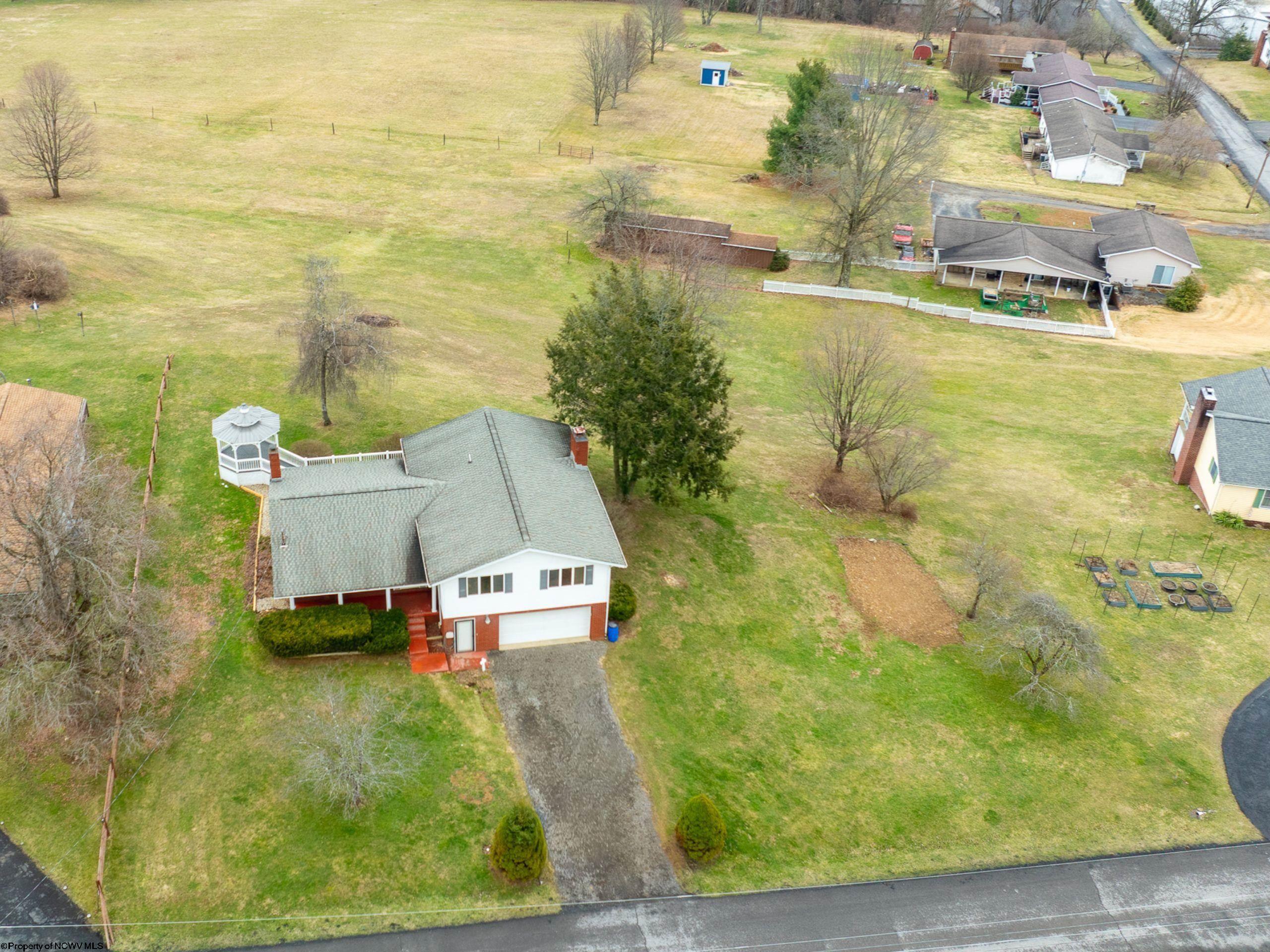 224 Hemlock Lane Reedsville, WV 26547 - Photo 2 of 41 Gallery Image 2