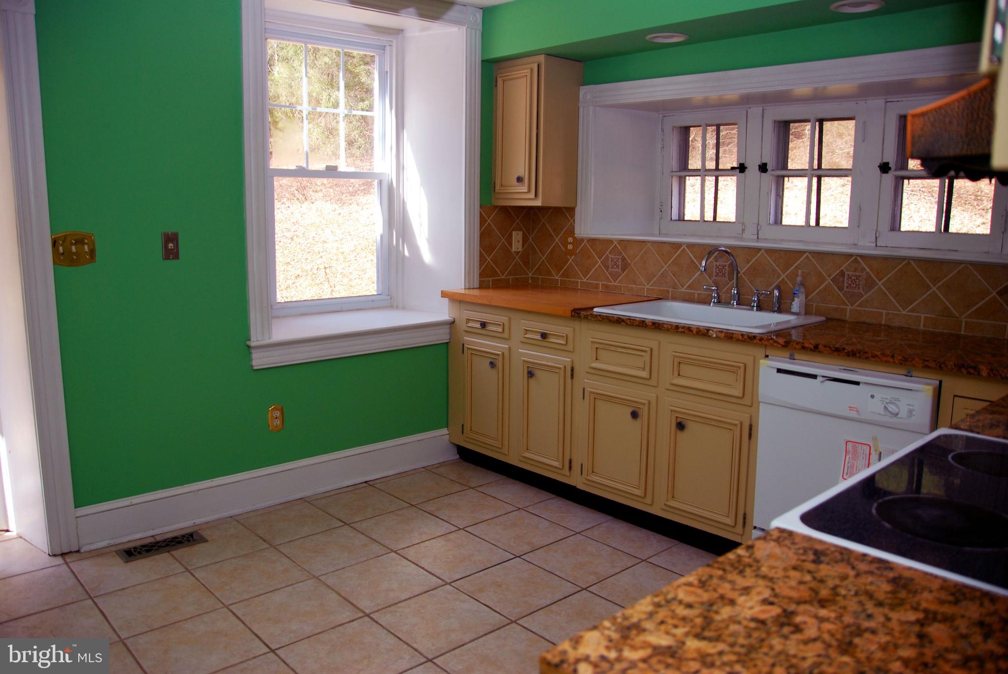 490 Willow Road Nottingham, PA 19362 - Photo 16 of 50 Solid wood cabinets and granite in kitchen