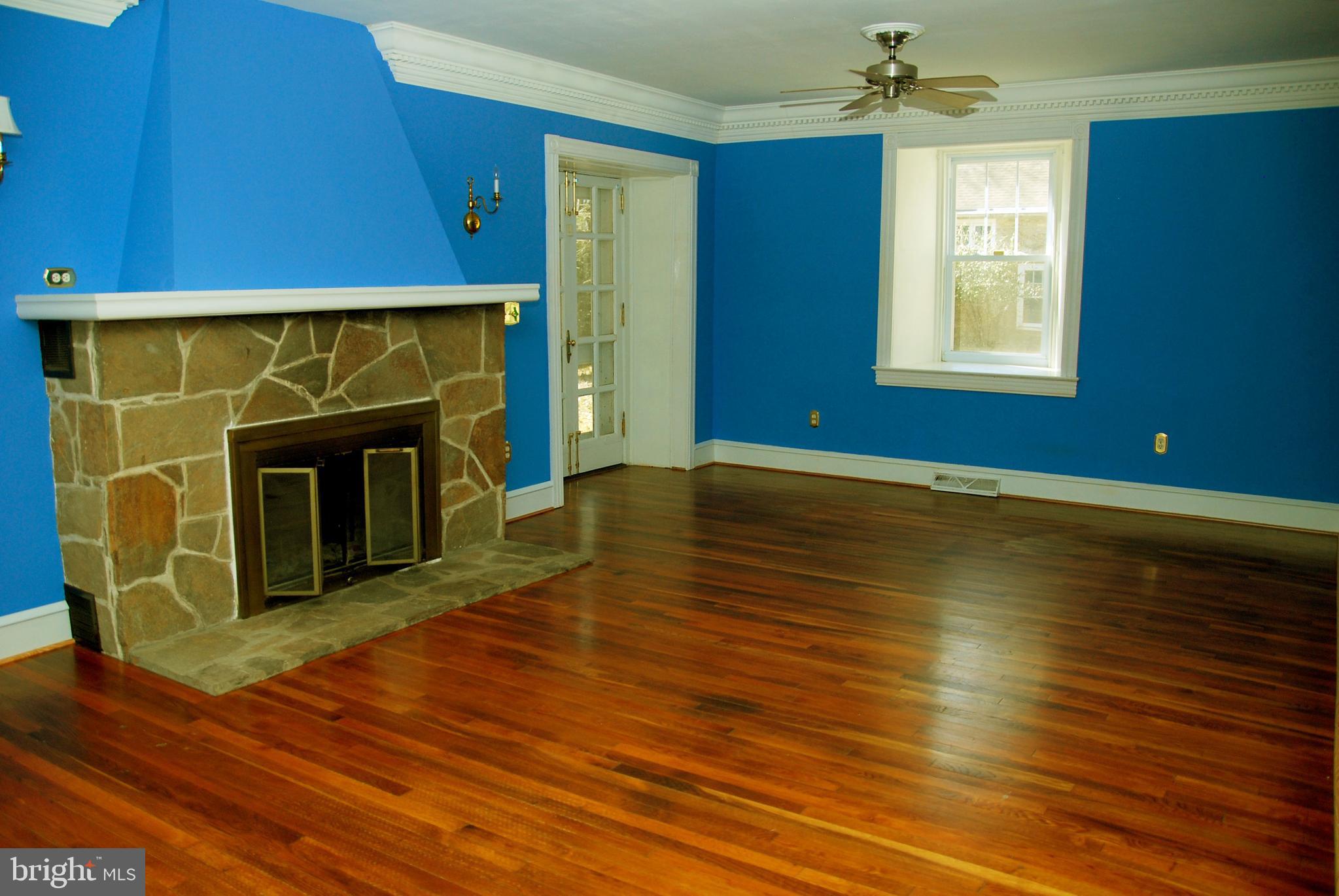490 Willow Road Nottingham, PA 19362 - Photo 19 of 50 To left of entry hall is a huge family room