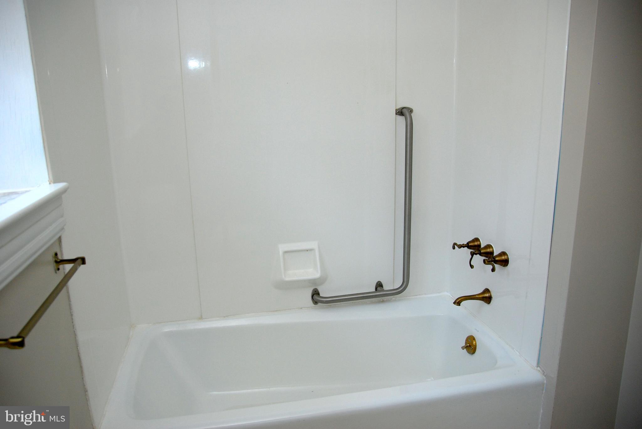 490 Willow Road Nottingham, PA 19362 - Photo 31 of 50 Hall bath