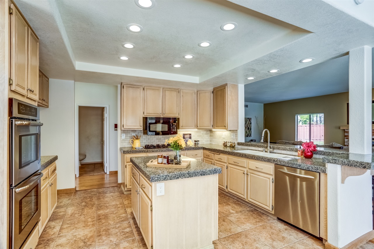 2280 Ritter Place Escondido, CA 92029 - Photo 8 of 24 Gallery Image 8
