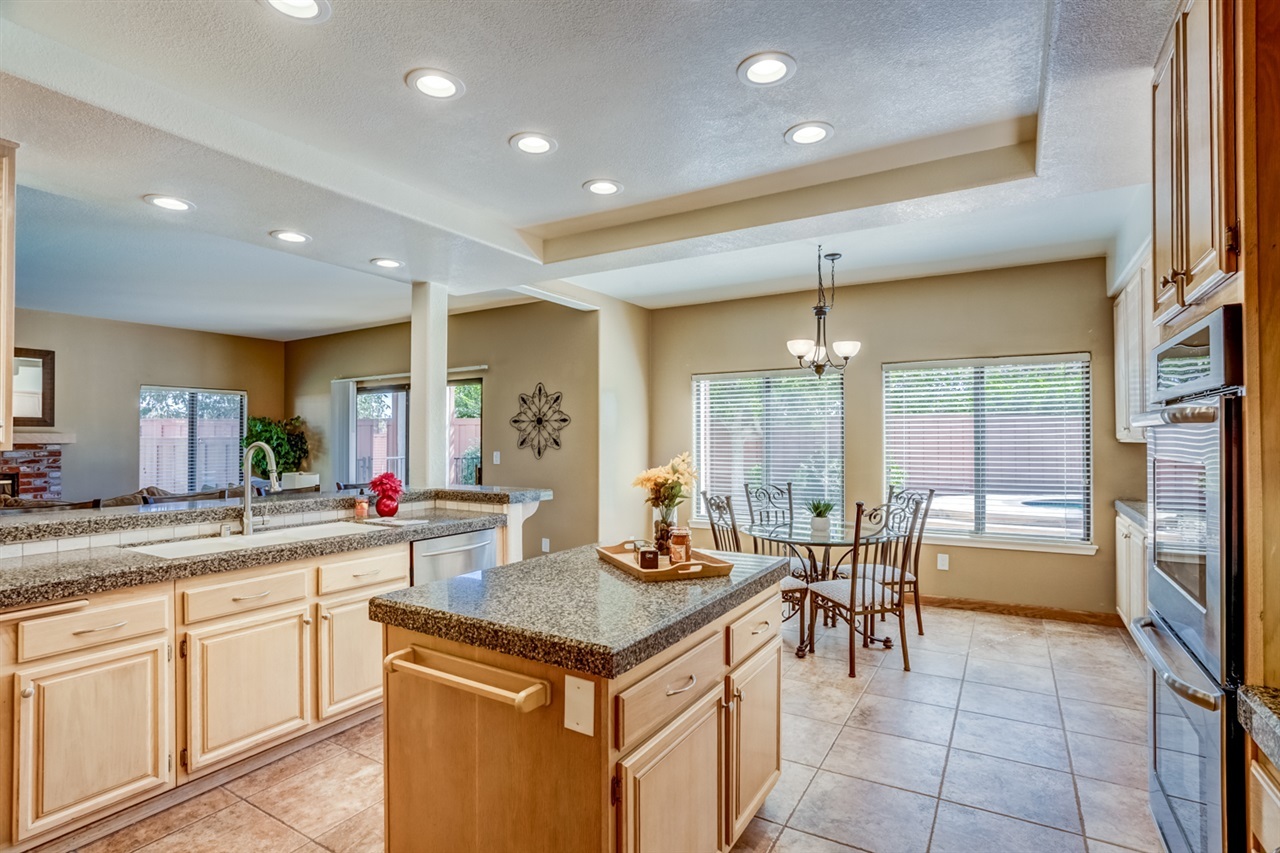 2280 Ritter Place Escondido, CA 92029 - Photo 9 of 24 Gallery Image 9