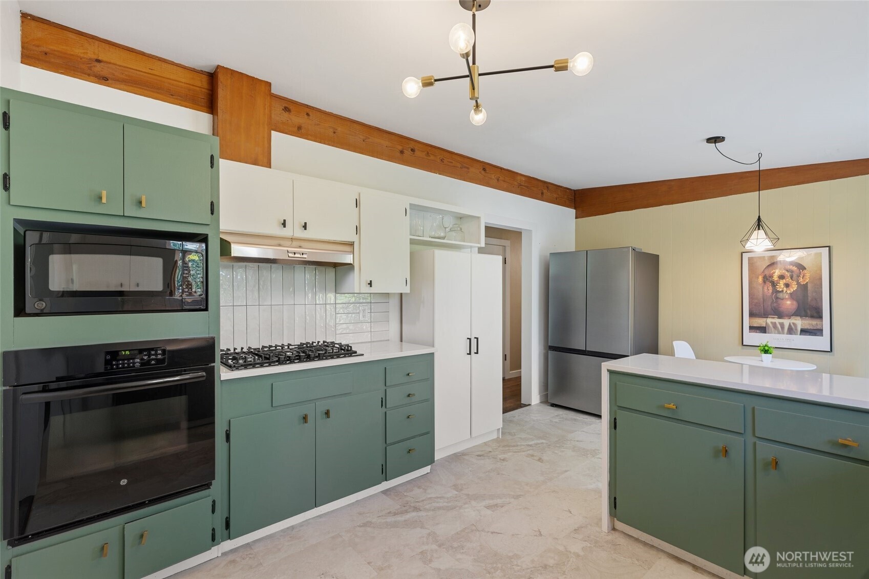 8707 Maple Lane Edmonds, WA 98026 - Photo 13 of 37