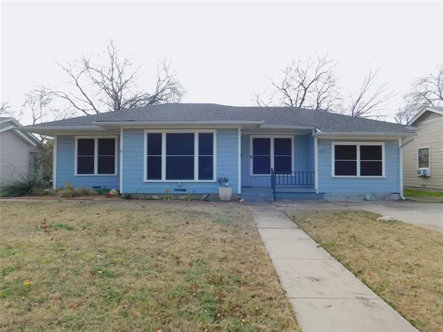 $1,795 | 817 Emery Street, Denton, TX 76201