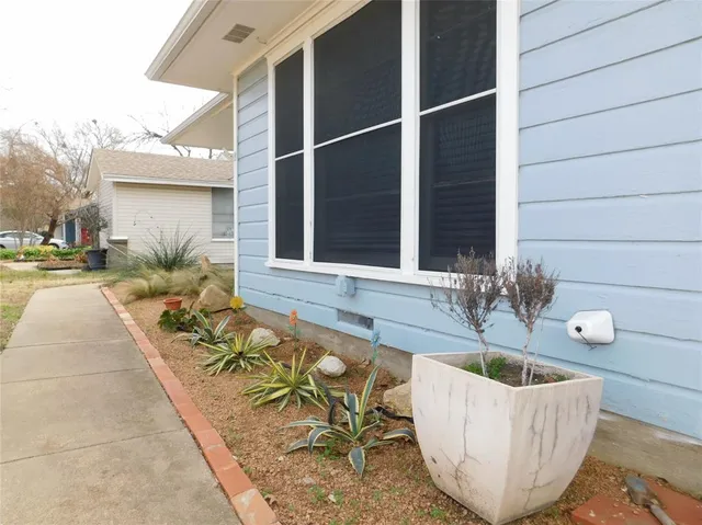 $1,795 | 817 Emery Street, Denton, TX 76201