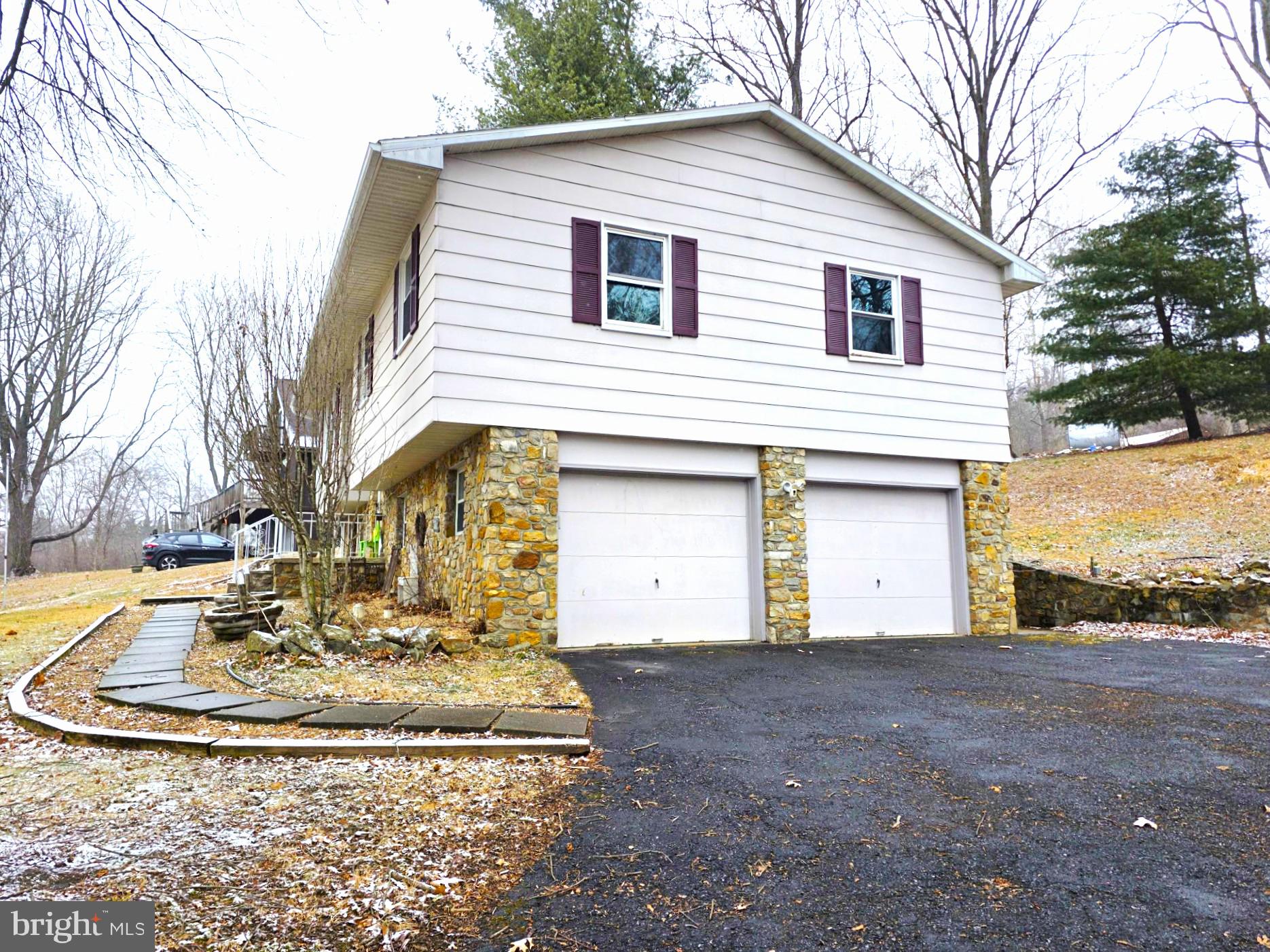 10968 Old Forge Road Waynesboro, PA 17268 - Photo 3 of 26 2 CAR GARAGE