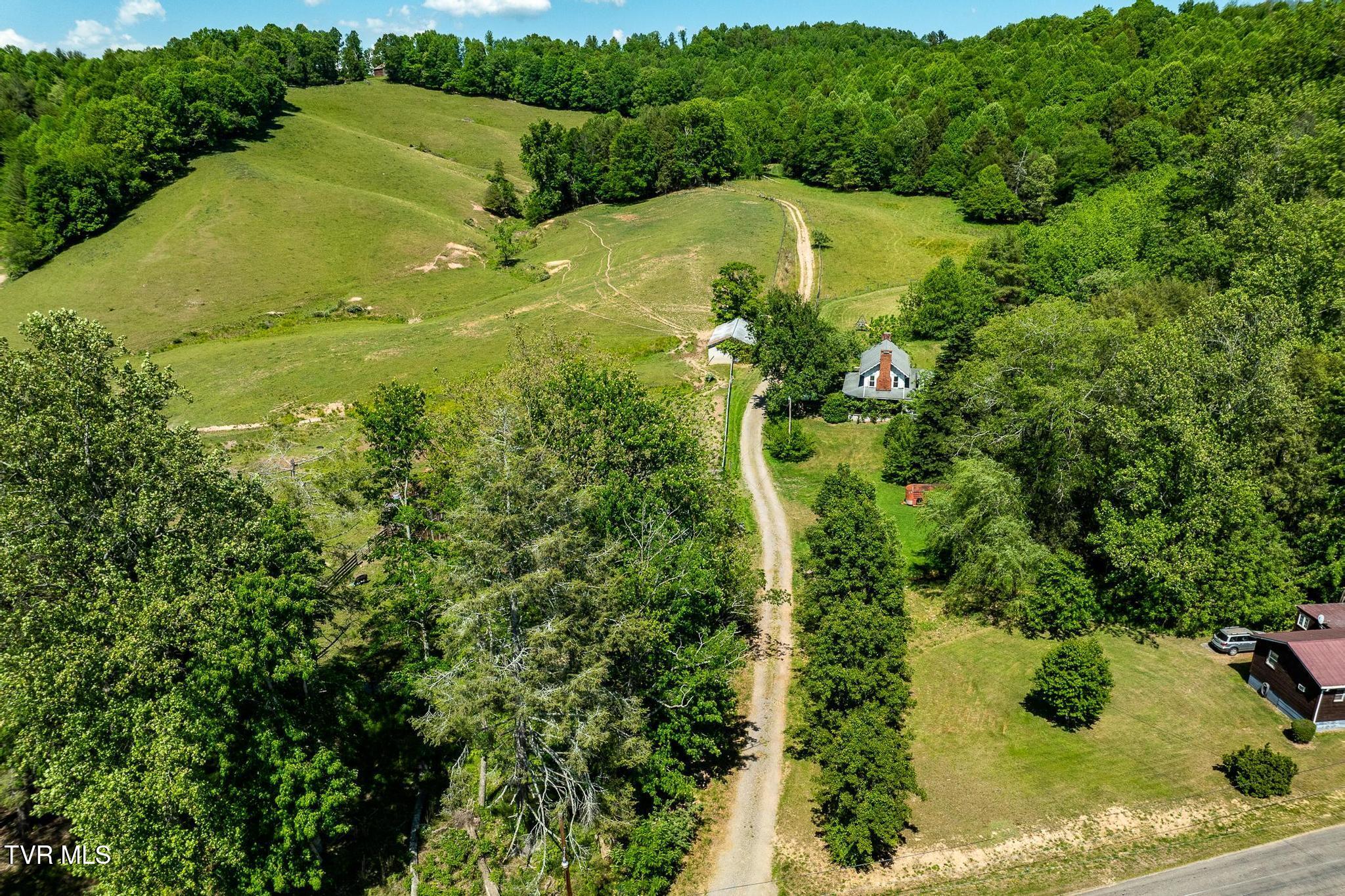 517 Mill Creek Road Mountain City, TN 37683 - Photo 34 of 52 517 Mill Creek Road (37 of 52)