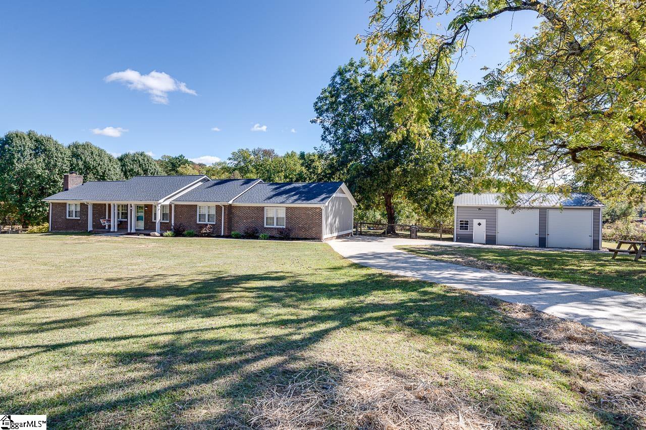 125 Ledbetter Road Travelers Rest, SC 29690 - Photo 3 of 33