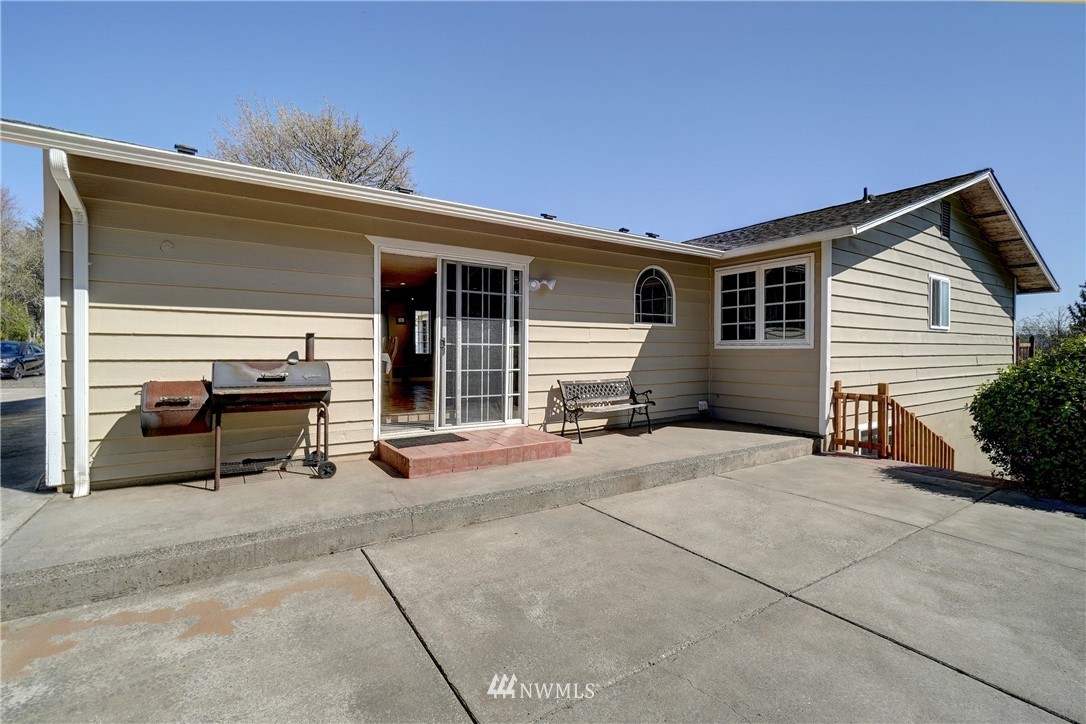 210 Devereese Road Chehalis, WA 98532 - Photo 11 of 39 Gallery Image 11