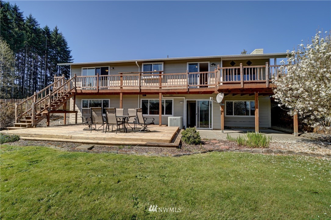 210 Devereese Road Chehalis, WA 98532 - Photo 3 of 39 Gallery Image 3
