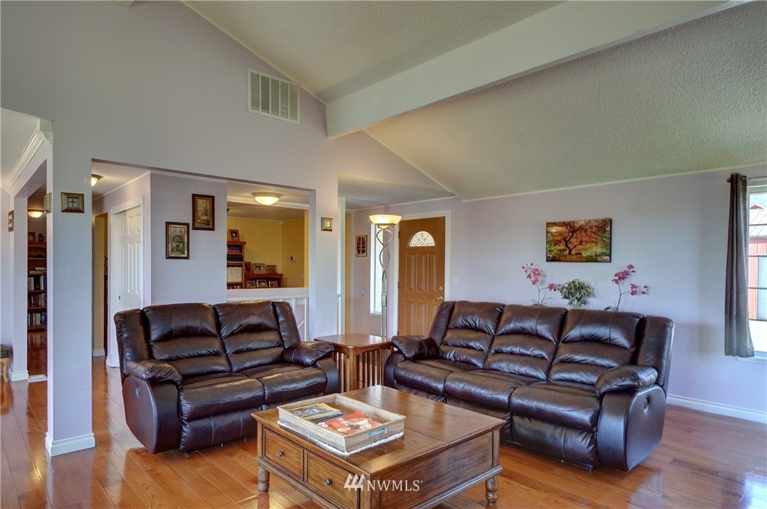 210 Devereese Road Chehalis, WA 98532 - Photo 8 of 39 Gallery Image 8